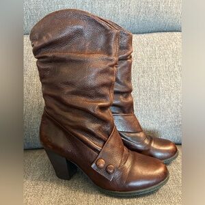 Nurture brown leather boots size 7.5